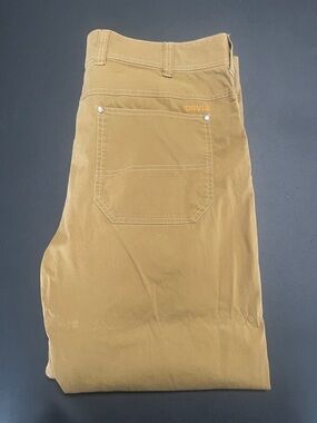 Orvis Men's Chinos in Tan